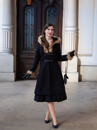 1950s Solid Buckle Fur Trimmed Coat