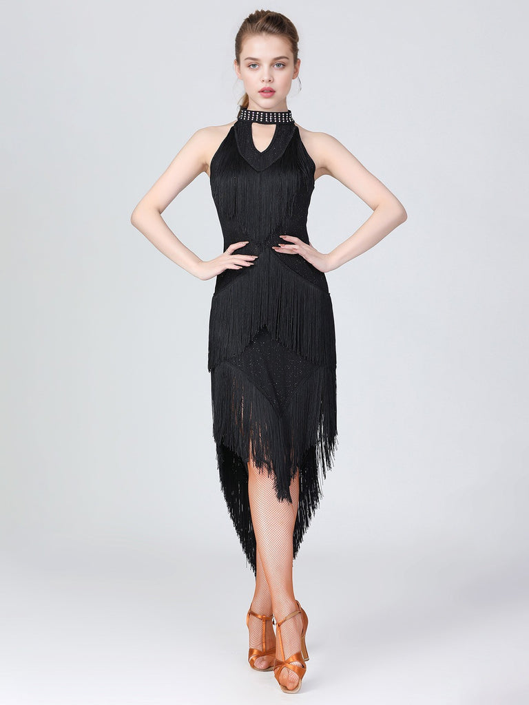 This 1920s Solid Beaded Fringed Hem Dress wraps her in 1920s elegance, one twirl at a time