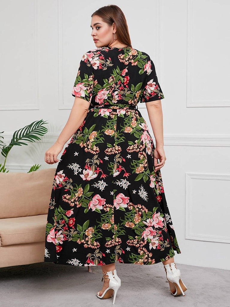 This 1940s Surplice V-Neck Belted Floral Dress wraps her in 1940s elegance, one twirl at a time
