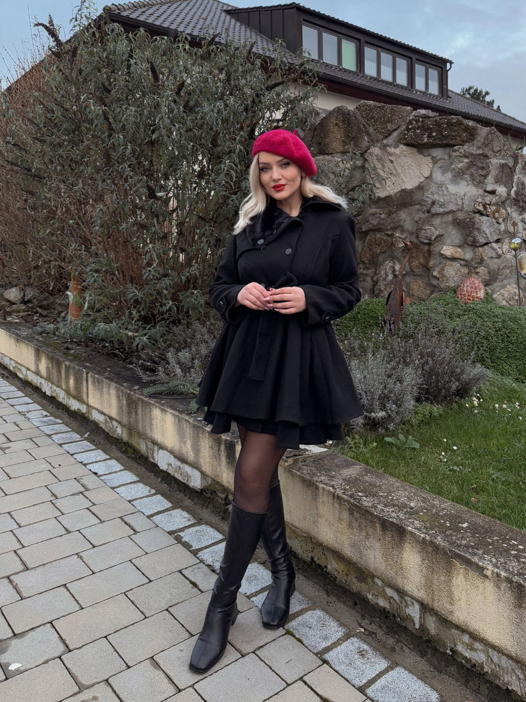 She throws on this 1950s Fur Collar Waisted Winter Coat and the city feels like 1950s Paris