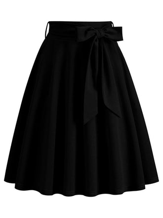 She sways in this 1950s Solid Waist Tie Swing Skirt and it's pure 1950s magic