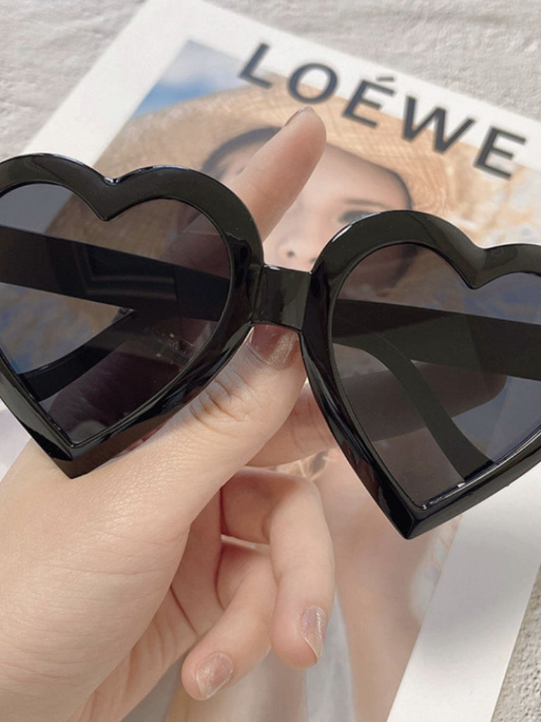 Vintage Curved Heart Frame Sunglasses