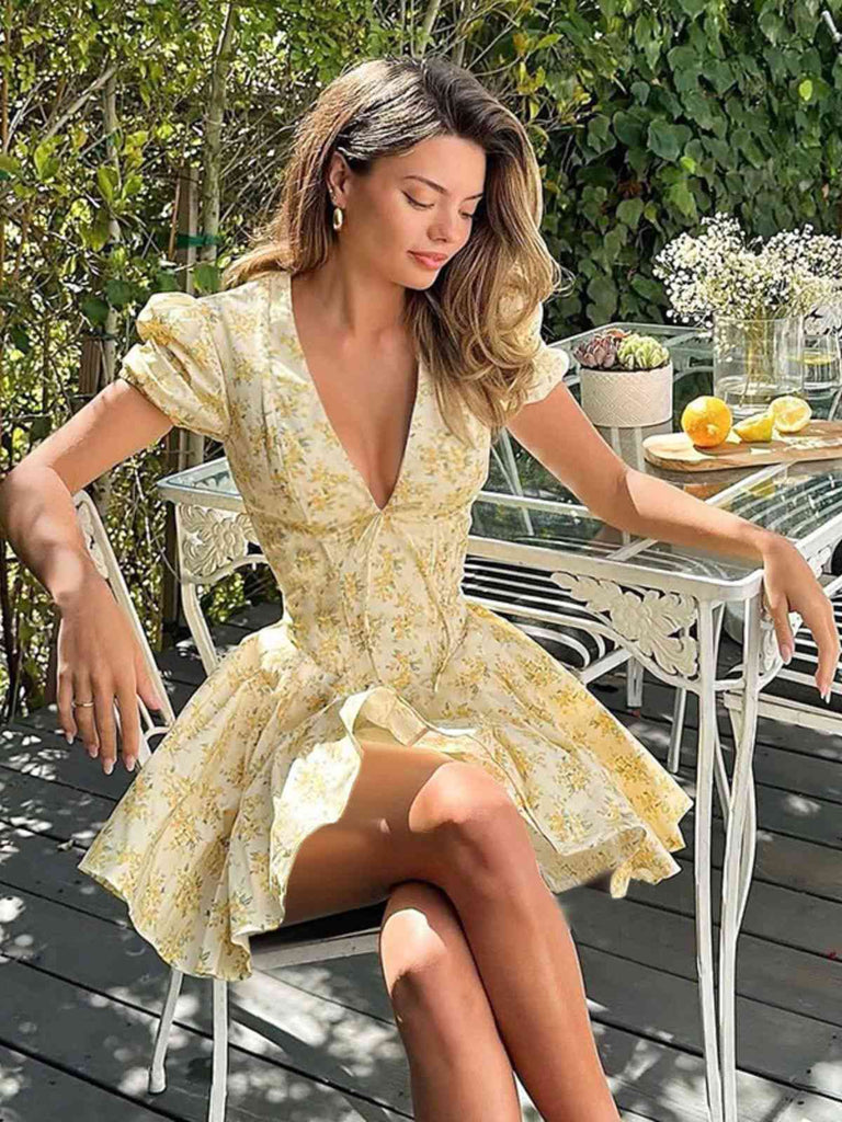 Yellow 1960s Floral Puff Sleeves V-Neck Dress