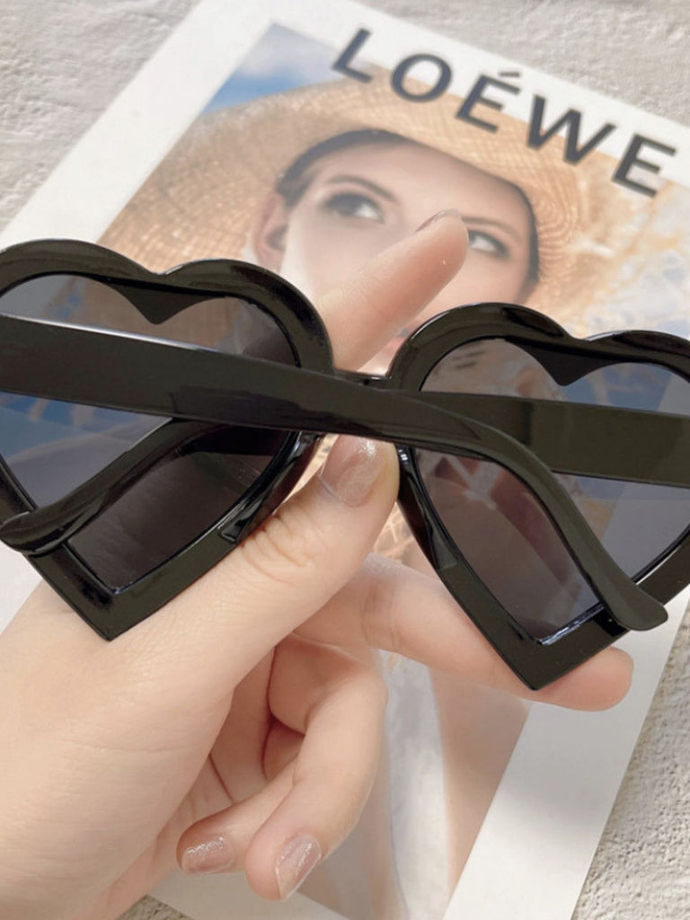 Vintage Curved Heart Frame Sunglasses