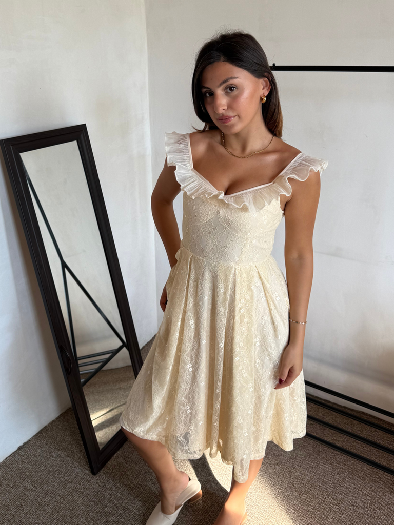 Beige 1950s Lace Ruffle Sweetheart Neck Swing Dress
