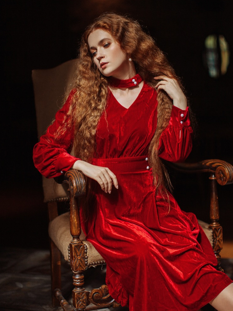 Red 1950s Keyhole V-Neck Pearl Velvet Dress