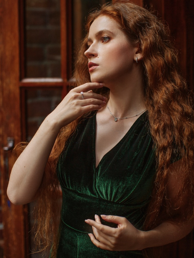 Green 1930s Button V-Neck Velvet Fishtail Dress