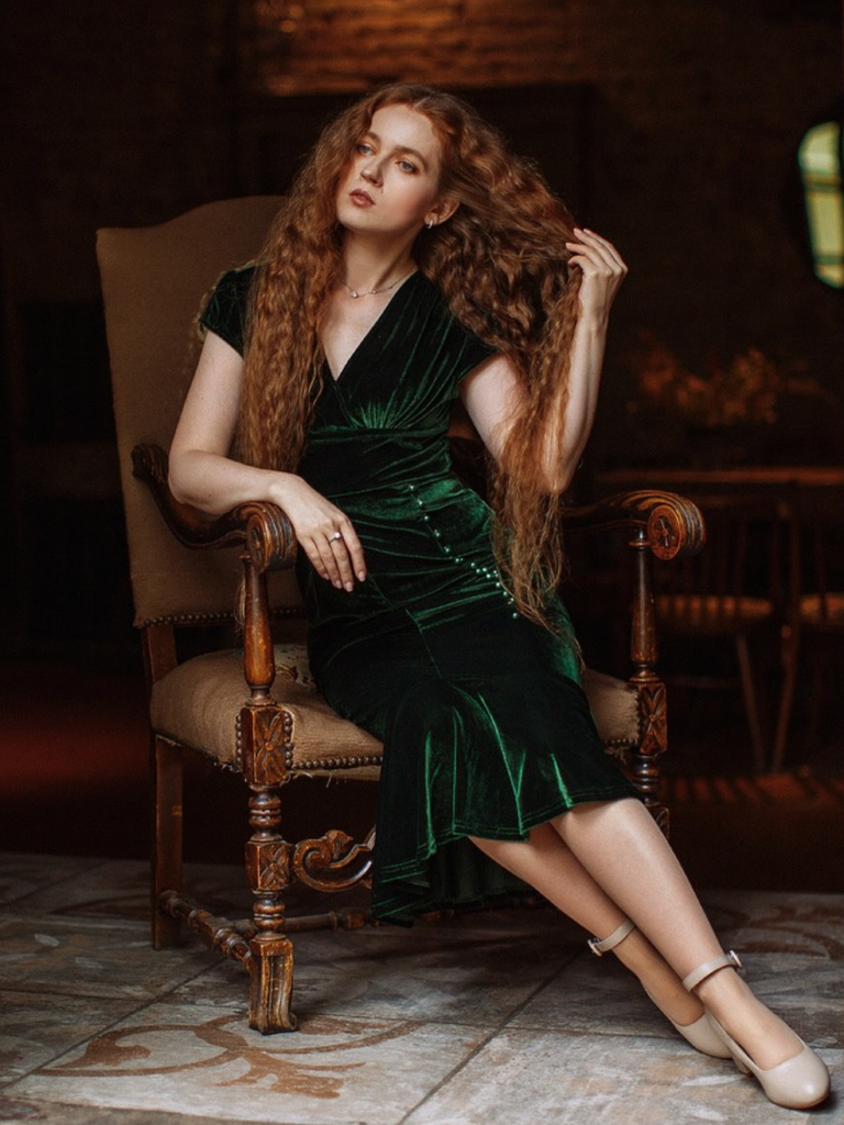 Green 1930s Button V-Neck Velvet Fishtail Dress