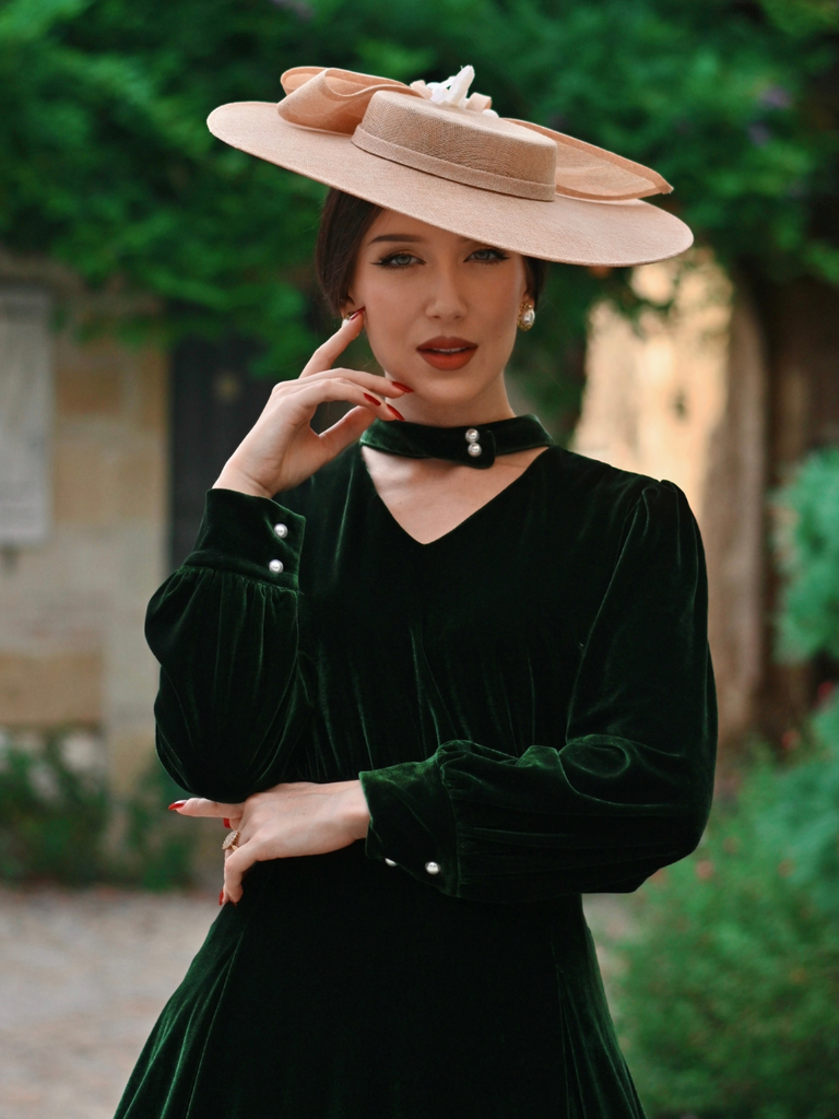 Green 1950s Keyhole V-Neck Pearl Velvet Dress