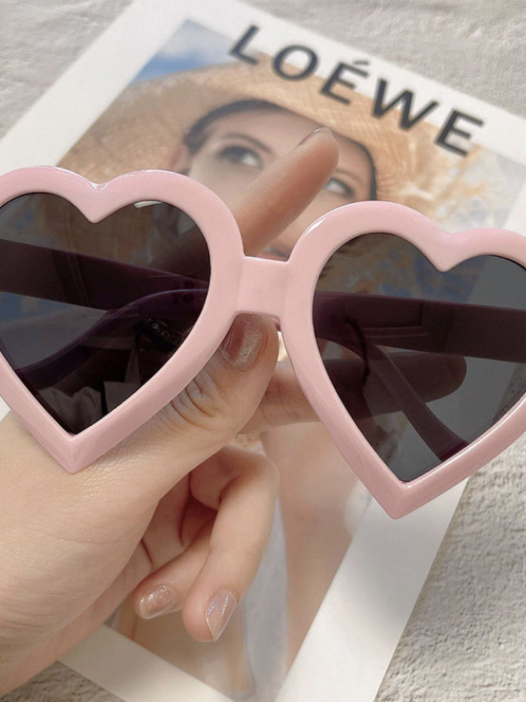 Vintage Curved Heart Frame Sunglasses