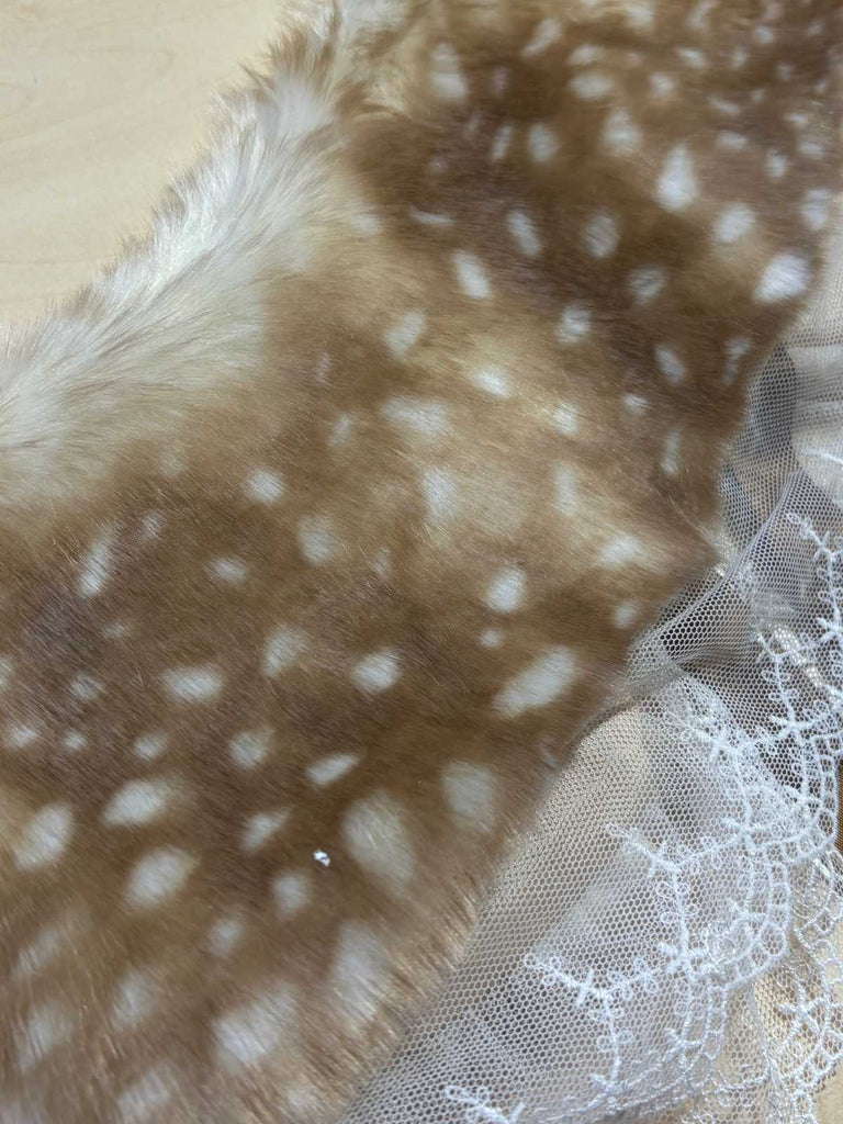 Retro Lace Trim Deer Bow Faux Fur Collar
