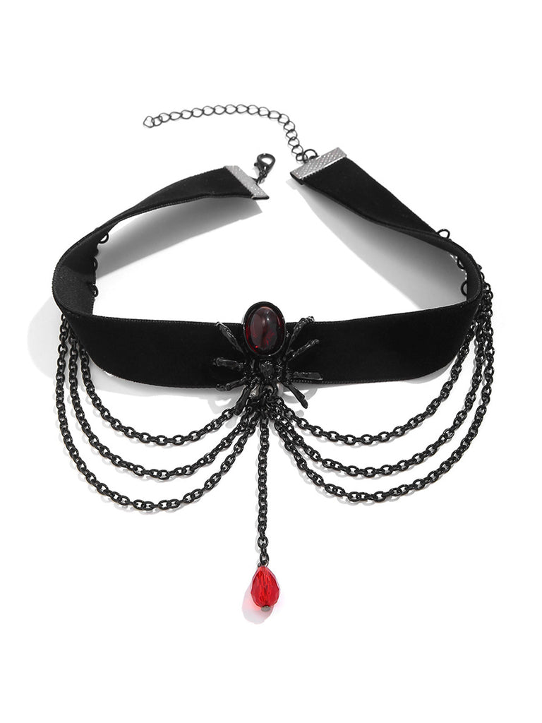 She adds this Black Spider Alloy Western Necklace and suddenly it's vintage perfection
