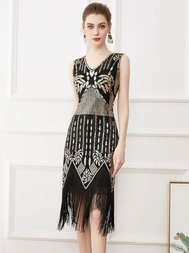 This Gold 1920s Tassel Sequined Sleeveless Gatsby Dress wraps her in 1920s elegance, one twirl at a time