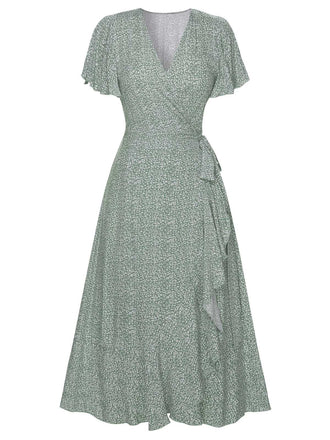 She slips into this Green 1940s Ditsy Floral Flounce Sleeve Dress and suddenly it's a 1940s daydream
