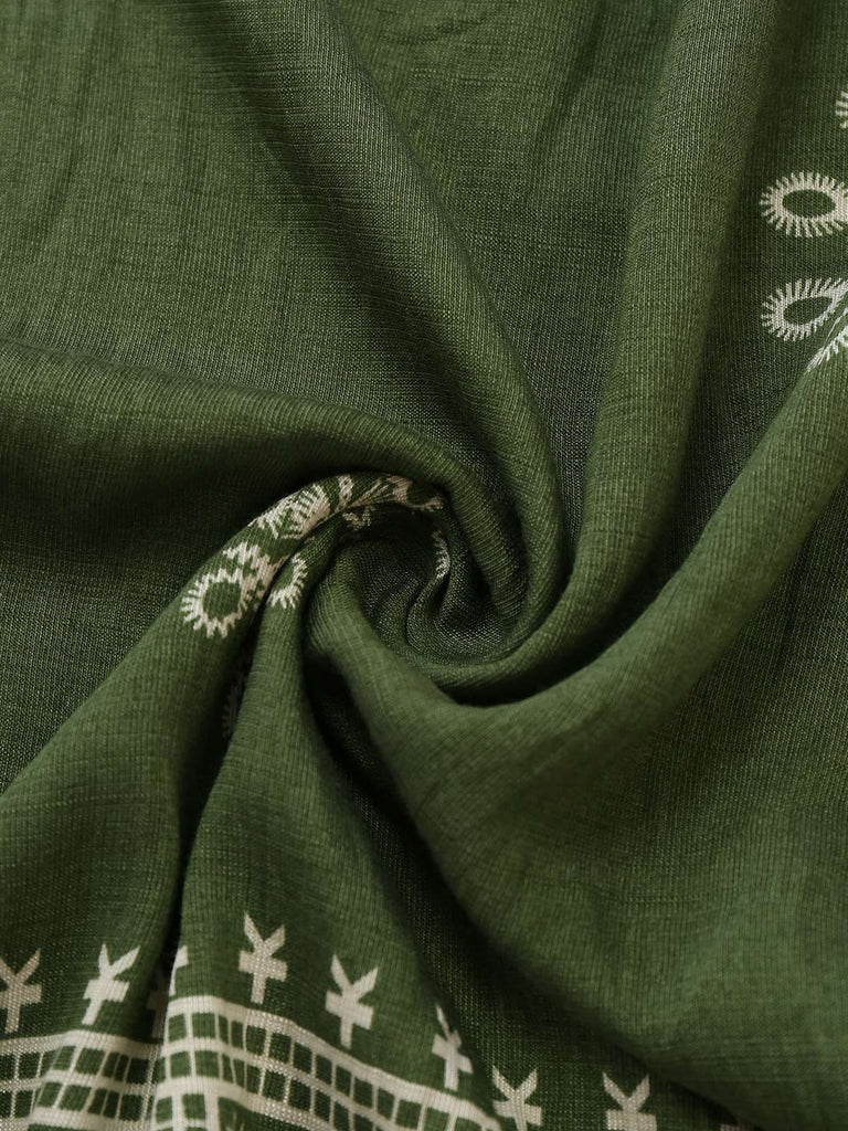 She finds her 1970s story in this Green 1970s Wide-Legs Bohemian Bandeau Jumpsuit