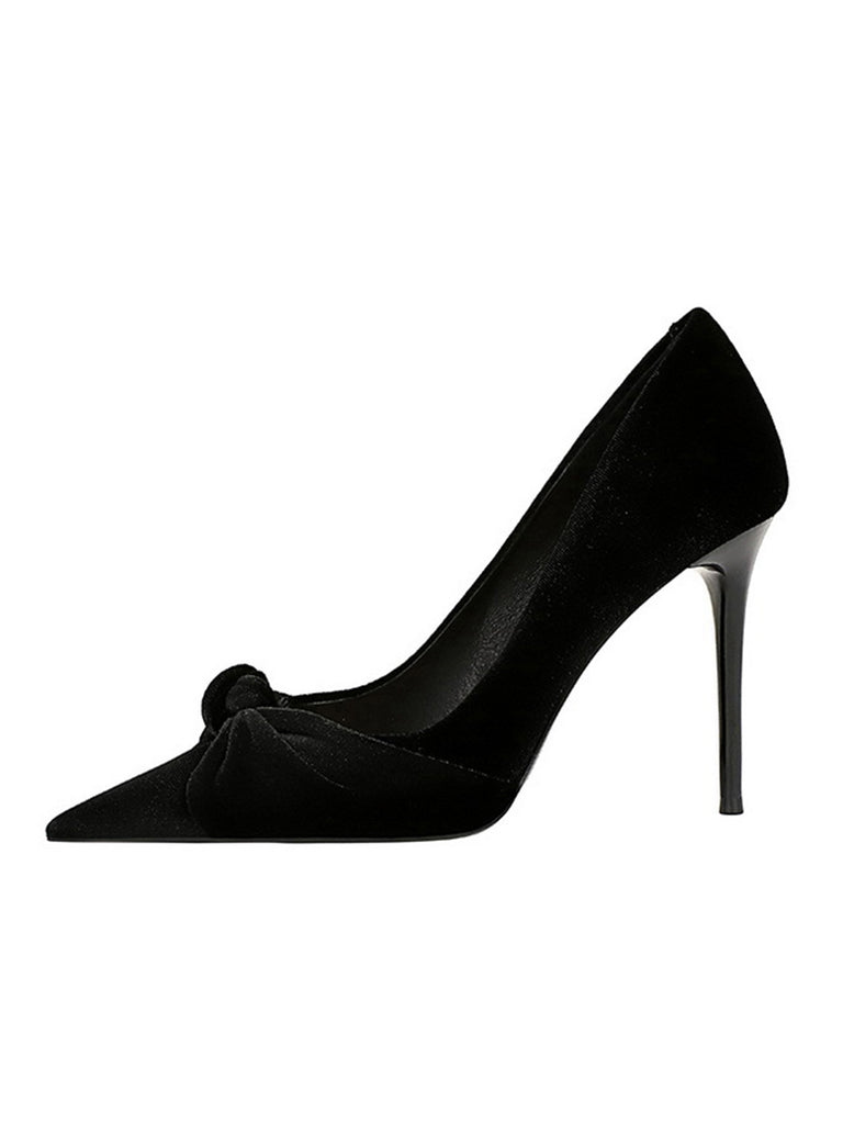 She finds her vintage story in this Pointed Toe Velvet Stiletto Heels Shoes