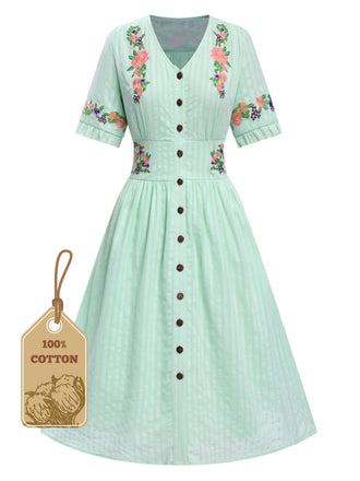She slips into this Pure Cotton 1940s V-Neck Floral Dress and suddenly it's a 1940s daydream