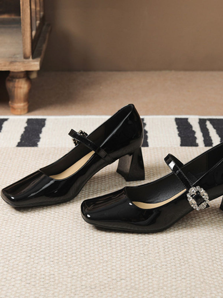 Retro Glossy Leather Chunky Heel Shoes: timeless 1950s elegance she makes her own