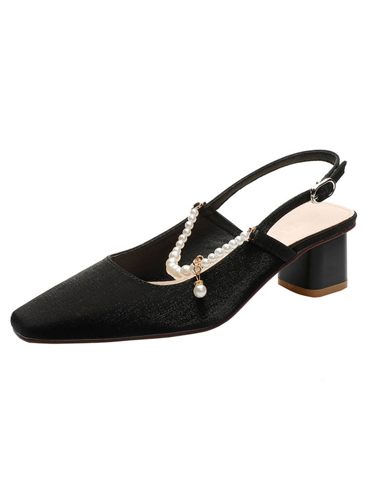 She finds her 1950s story in this Retro Open Heel Chunky Heels Shoes