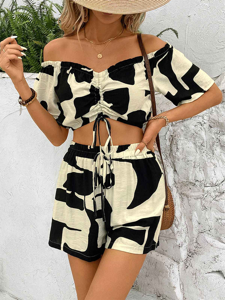 2PCS Black 1950s Geometric Off-Shoulder Drawstring Top & Shorts