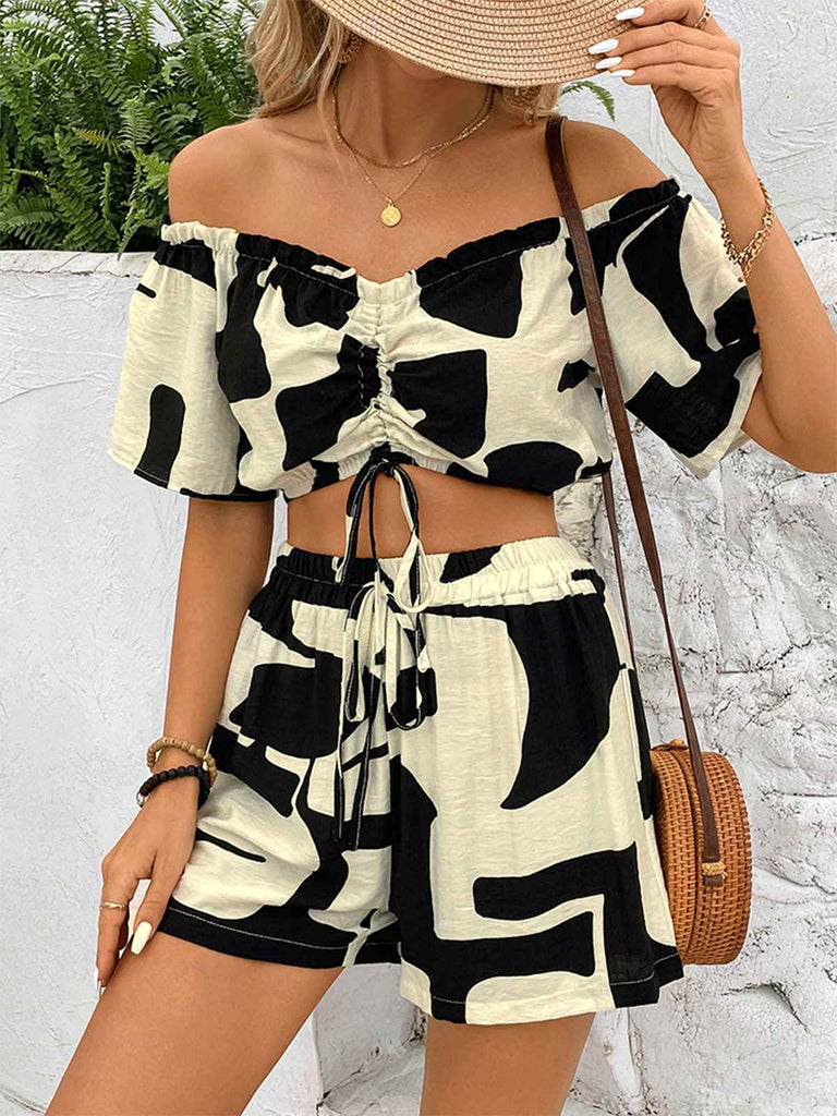 2PCS Black 1950s Geometric Off-Shoulder Drawstring Top & Shorts