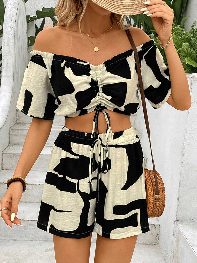 2PCS Black 1950s Geometric Off-Shoulder Drawstring Top & Shorts