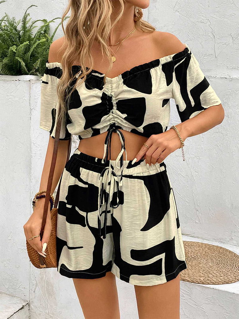 2PCS Black 1950s Geometric Off-Shoulder Drawstring Top & Shorts