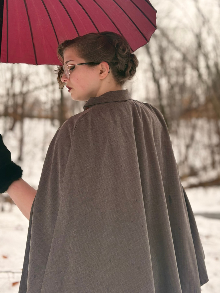 1940s Lapel Belted Jacket With Detachable Cape