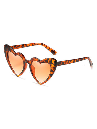 Vintage Alloy Temple Heart Frame Sunglasses: timeless style reimagined