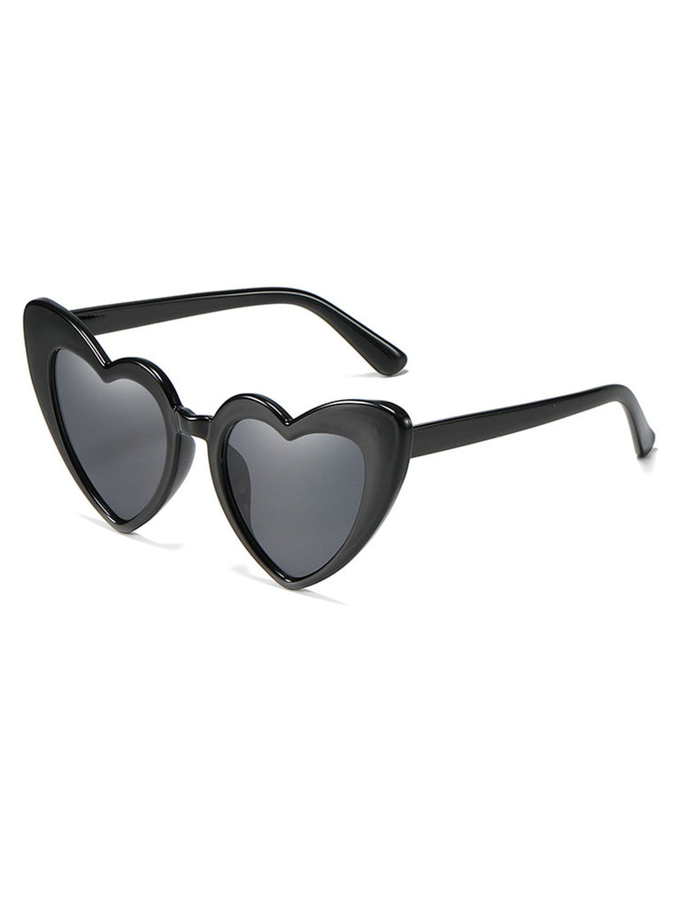Vintage Alloy Temple Heart Frame Sunglasses — vintage elegance for the modern woman