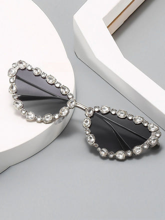 She finds her 1950s story in this Vintage Diamond Cat Eye Sunglasses