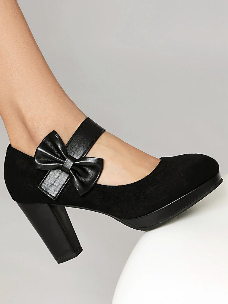 This Vintage Mary Jane Bow Chunky Heel Shoes whispers 1950s secrets to those who notice