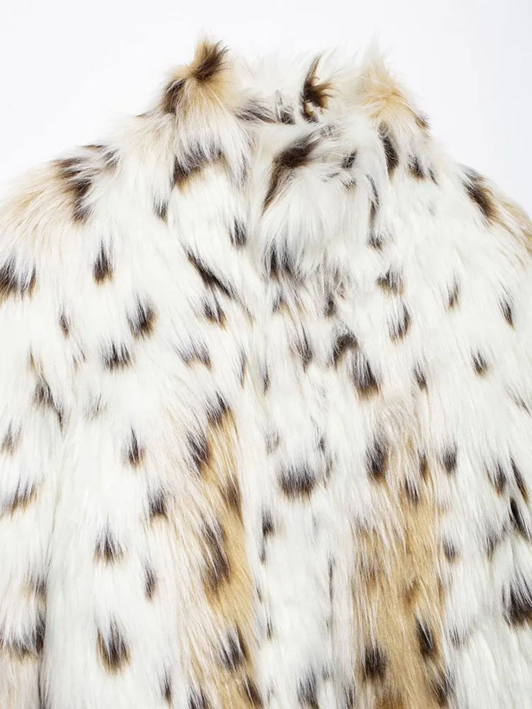 White 1980s Reindeer Print Faux Fur Jacket - vintage fashion, retro style, pure white