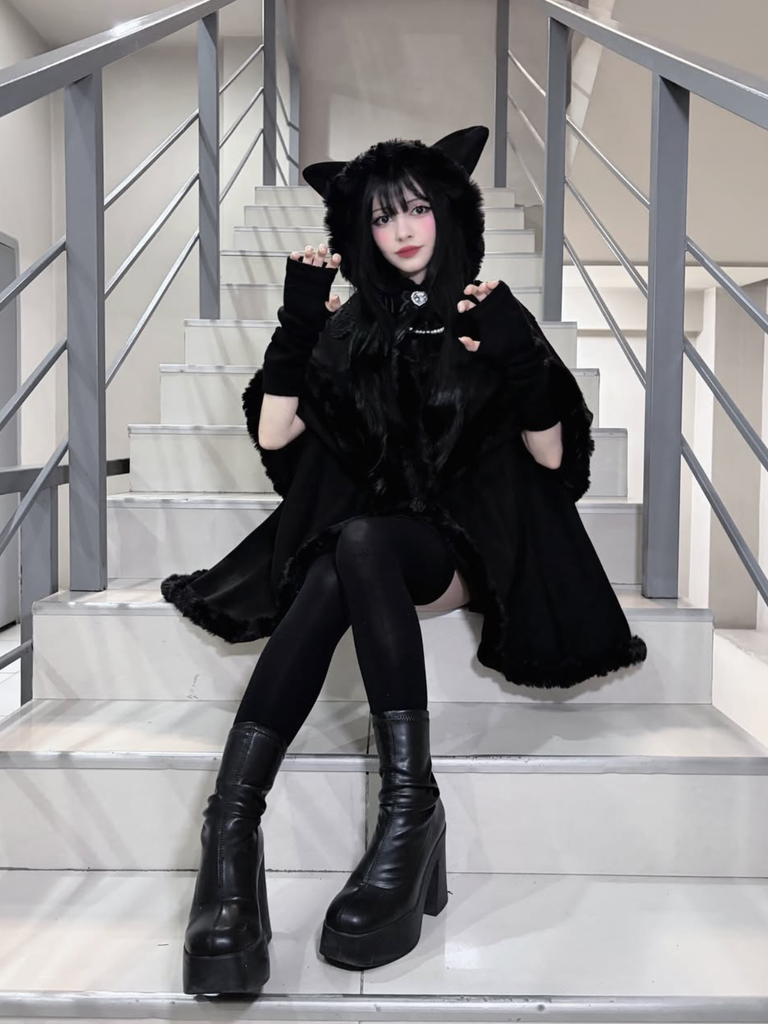 [Pre-Sale] 1960s Black Cat Lace Plush Trim Hooded Cloak