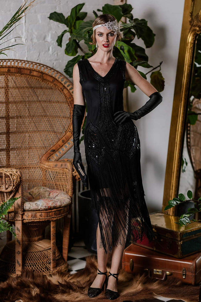 1920s Beaded Fringed Flapper Dress, classic 1920s style elegant retro fashion - Image 4