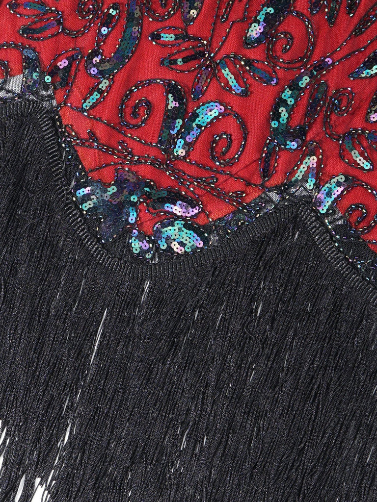 She slips into this 1920s Fringed Flapper Gatsby Dress and suddenly it's a 1920s daydream