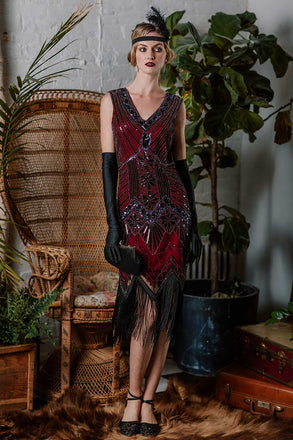 She slips into this 1920s Sequined Fringe Dress and suddenly it's a 1920s daydream