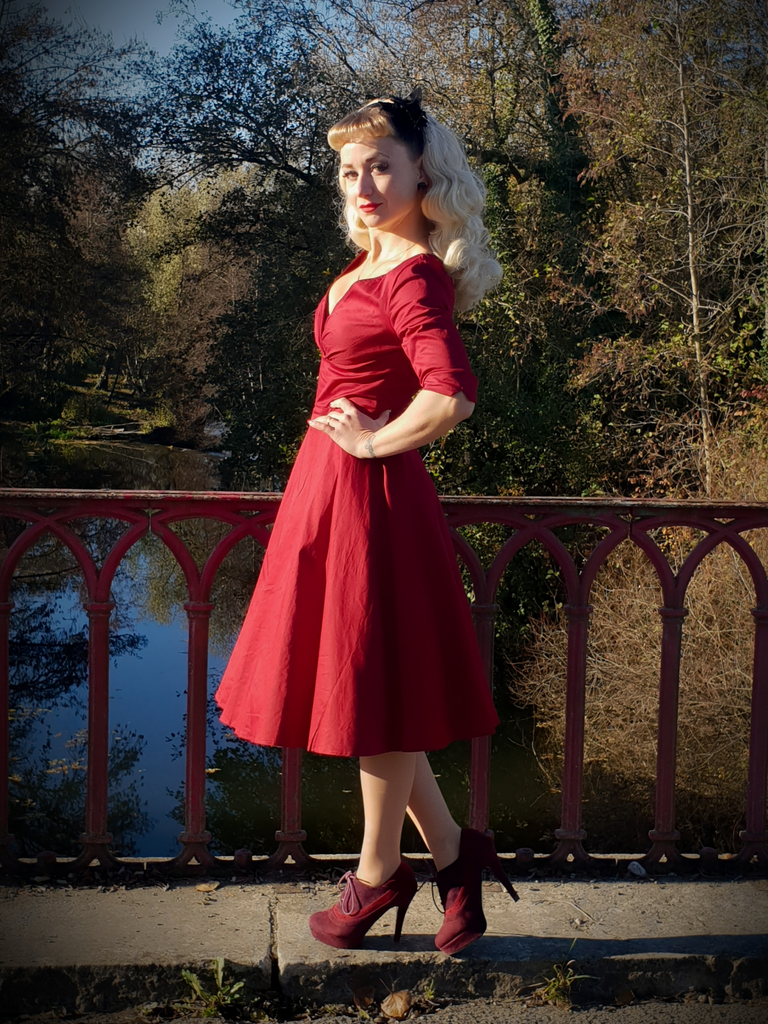 1950s Solid Sweetheart Fold Swing Dress