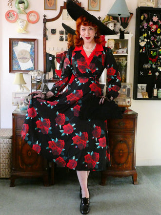Black 1940s Rose Lantern Sleeved Lace-Up Dress: timeless style reimagined