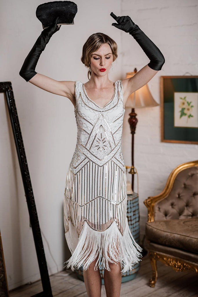 White 1920s Fringed Flapper Dress: timeless style reimagined